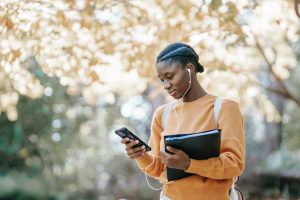 Contas Digitais para Jovens e Estudantes em Portugal: Guia Completo