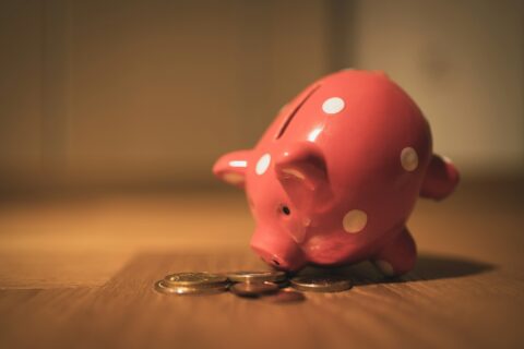 Ferramentas de poupança automática: do “round-up” a algoritmos de investimento