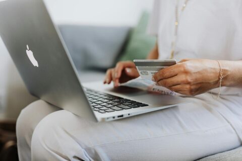 Cartão virtual vs. físico: quando usar cada um?