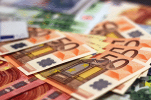 Como investir com pouco em Portugal em 2026? Passo a passo